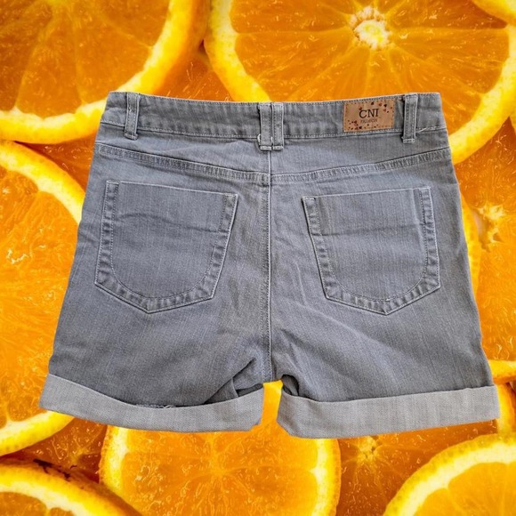 C.N.I Gray Distressed Roll Up‎ Shorts Size 8 - Picture 5 of 5